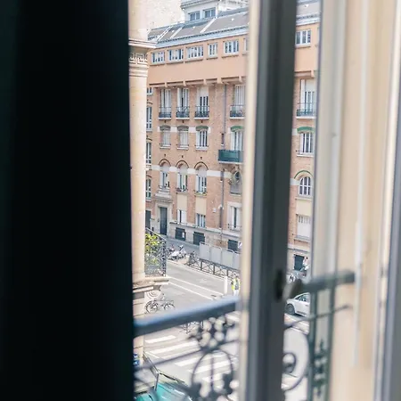 The Chaming Bastille Apartment
