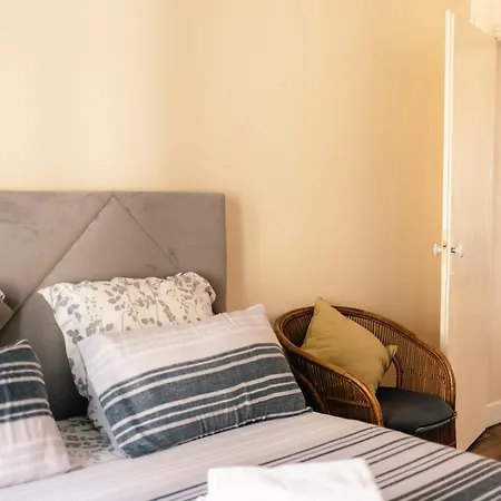 The Chaming Bastille Apartment