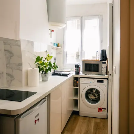 The Chaming Bastille Apartment